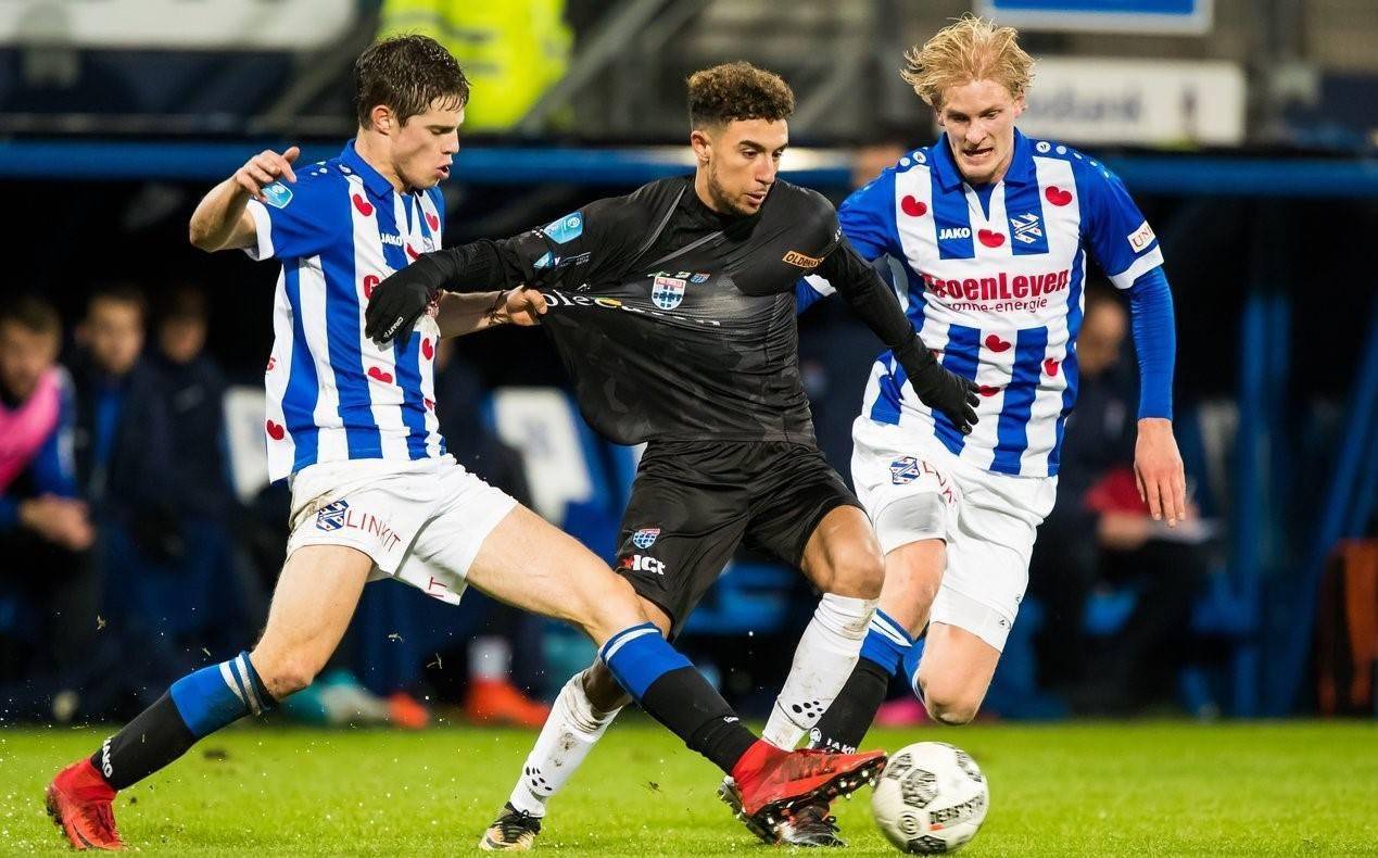 年龄层的参 年龄层的参